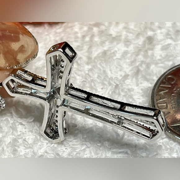 Beautiful rhinestone cross with chain -NEW - Picture 7 of 13